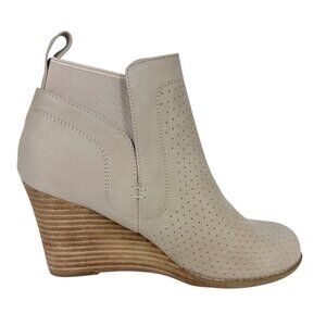 DV by Dolce Vita Gerdy Bootie Boot Beige Women's 8.5M NWOB 9321